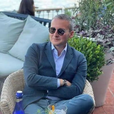 “Sevgili olmadan öncə “qardaş” deyirdim”