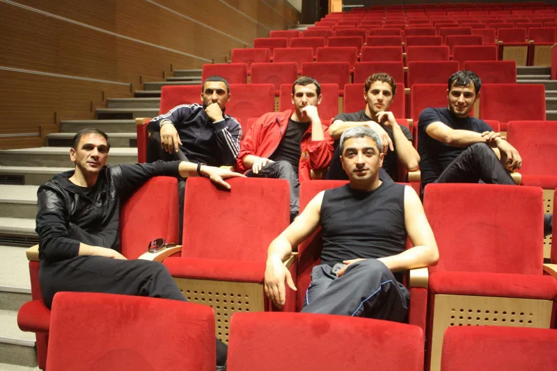 Əməkdar artisti maşın vurdu