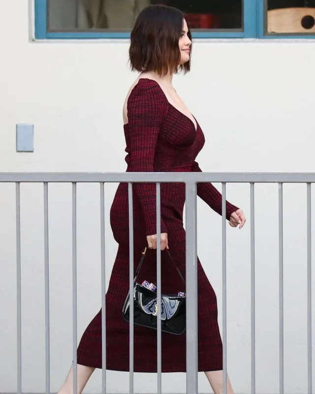 Bir çanta dolusu şokoladla görüntüləndi