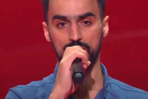 Toyundan 1 həftə sonra səhnəyə çıxdı - VİDEO