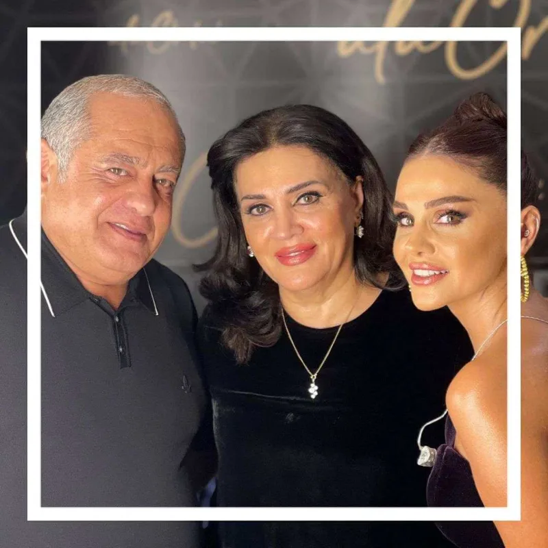 Anasına bax, qızını al... - Fotolar