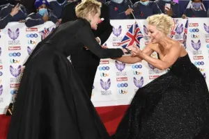 Qırmızı xalçada həyəcanlı görüş...