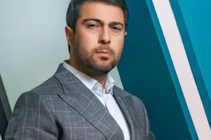 Namiq anasını əməliyyat üçün İrana apardı