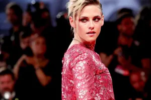 Həmcinsi ilə nişanlandı