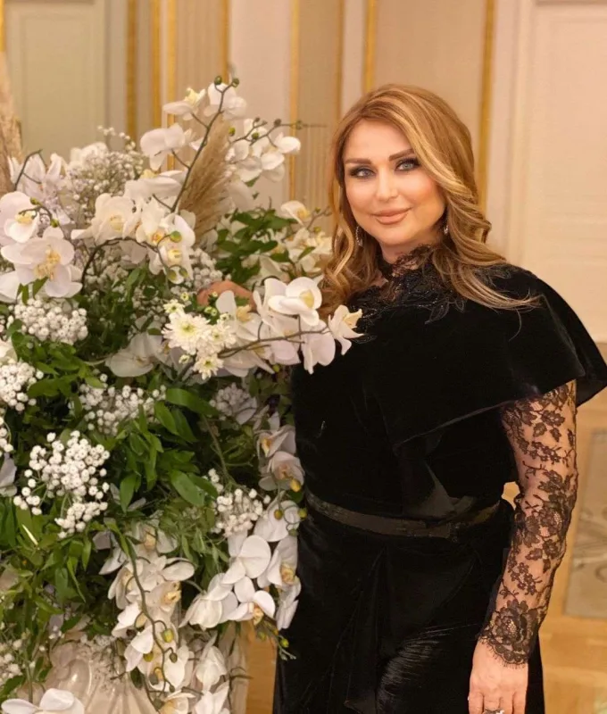 Doğum günü olan Mələkxanıma qızından təbrik