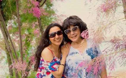 “Anam hələ ərimi görməyib” - Flora Kərimovanın qızı