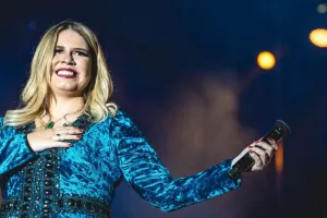 Təyyarə qəzasında həlak oldu