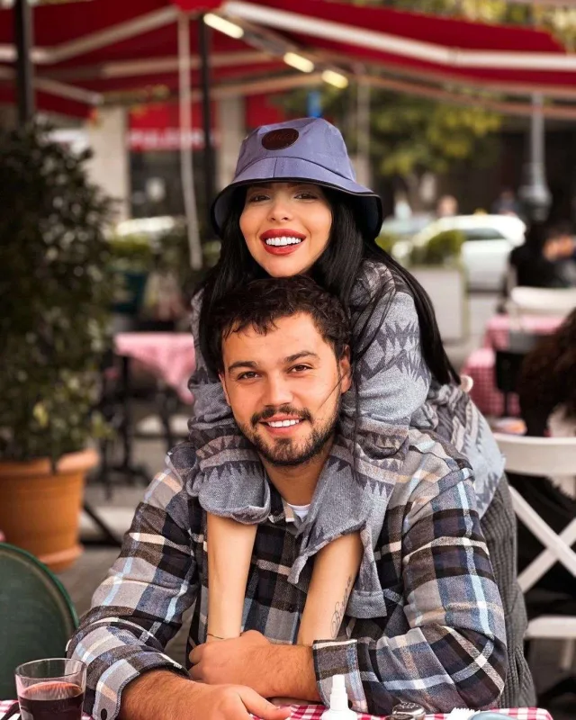 Fəridlə Nagehanın ikinci övladı dünyaya gəldi - FOTO