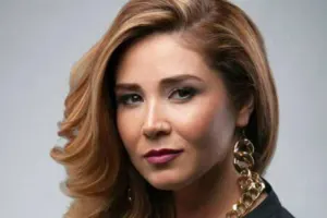 Zəfər bayramını o da küçədə qeyd edir-VİDEO