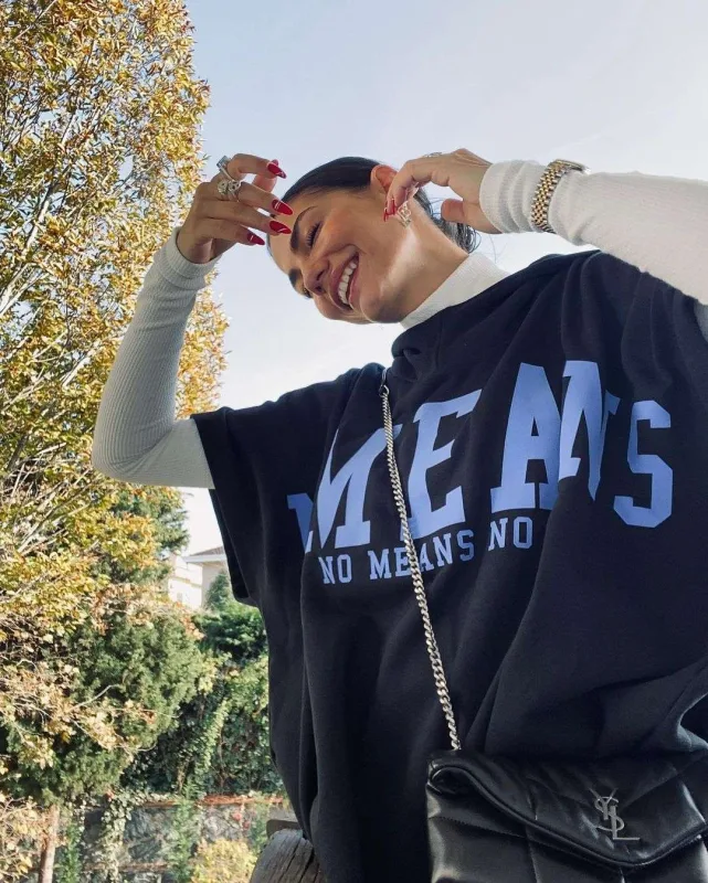 Demet 32 minlik “look”u ilə gündəmdə