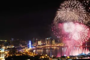 Bakıda musiqili atəşfəşanlıq-VİDEO