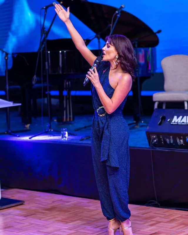 Günelin 36 manatlıq geyimi - FOTOLAR