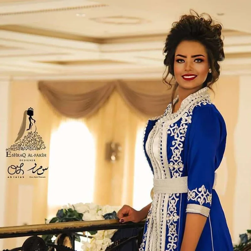 Hicabsız şəkil çəkdirdiyinə görə həbs edildi