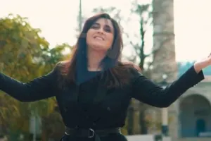 İlhamə Şuşada “Ey Vətən” mahnısını oxudu