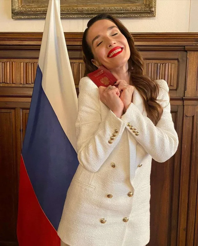 Dünyaca məşhur aktrisa Rusiya vətəndaşı oldu