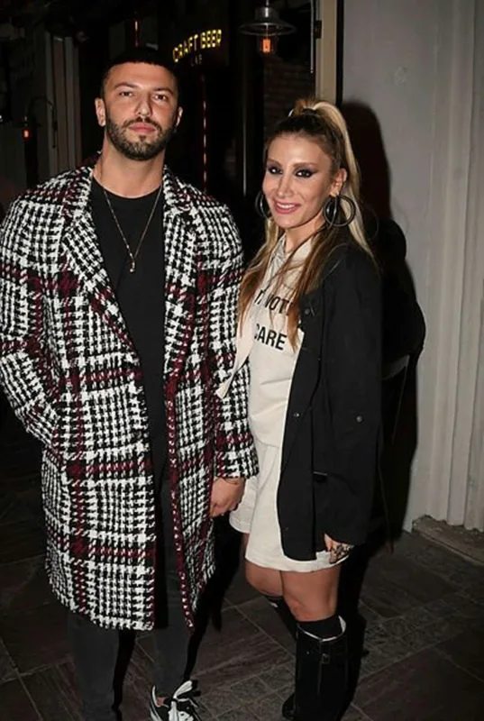 Keçmiş sevgilisi ilə barışdı