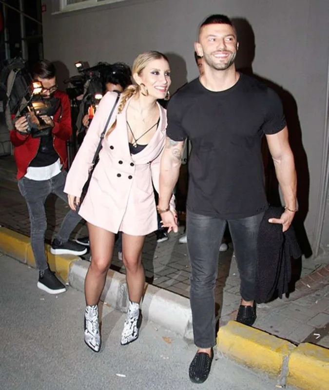 Keçmiş sevgilisi ilə barışdı