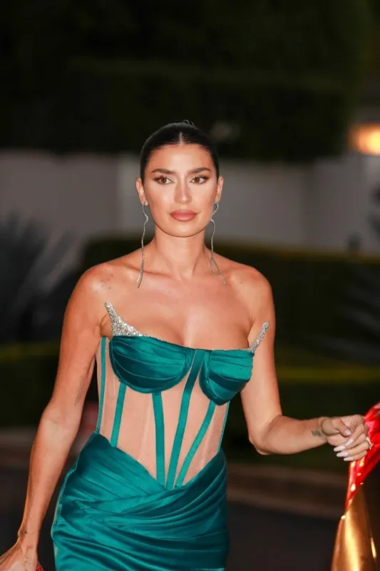 4-cü nişanlısı ilə evləndi - FOTOLAR