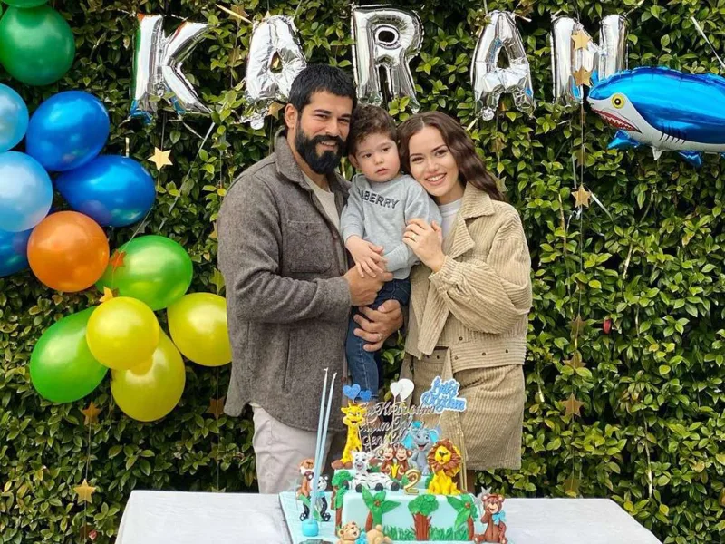 Oğlu ilə 2 milyondan çox pul qazandı