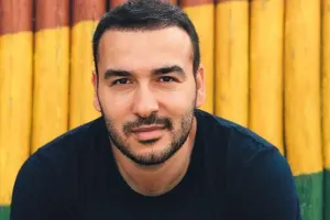 Pərvizin beyninə qan sızdı, reanimasiyadadır