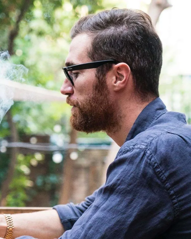 Gəlini ilə bağlı sualları cavablandırmadı