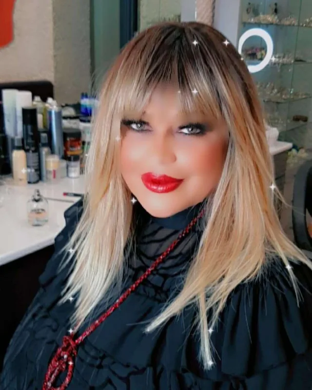 Özünü fotoşopla tanınmaz hala saldı