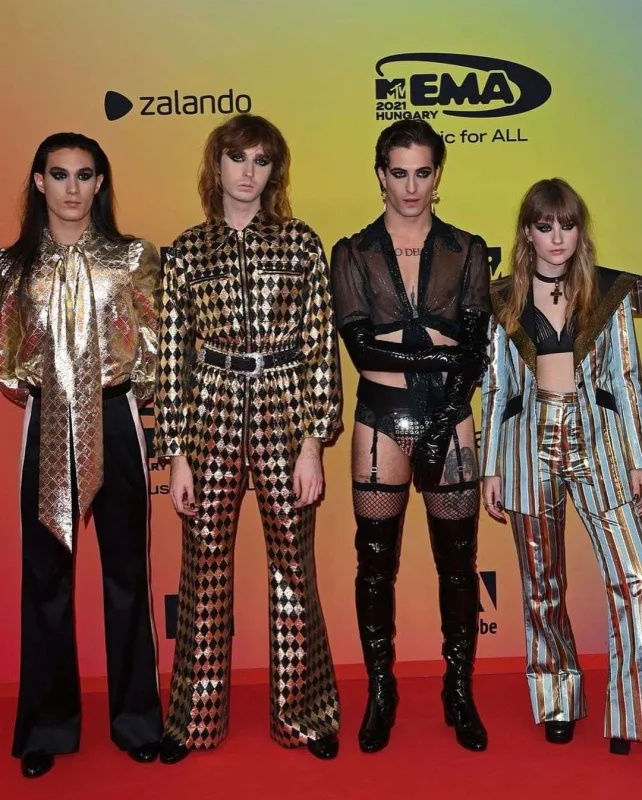 Mükafatlarından çox geyimləri müzakirə olundu - FOTOLAR