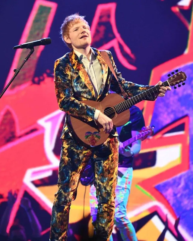 Mükafatlarından çox geyimləri müzakirə olundu - FOTOLAR