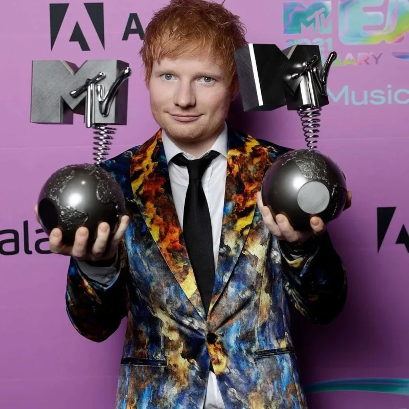 Mükafatlarından çox geyimləri müzakirə olundu - FOTOLAR