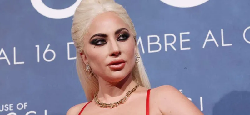 Milandakı qalada da diqqət çəkdi