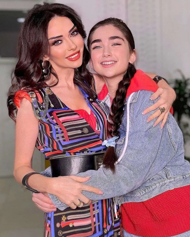 Elizabet 13 yaşında - FOTOLAR