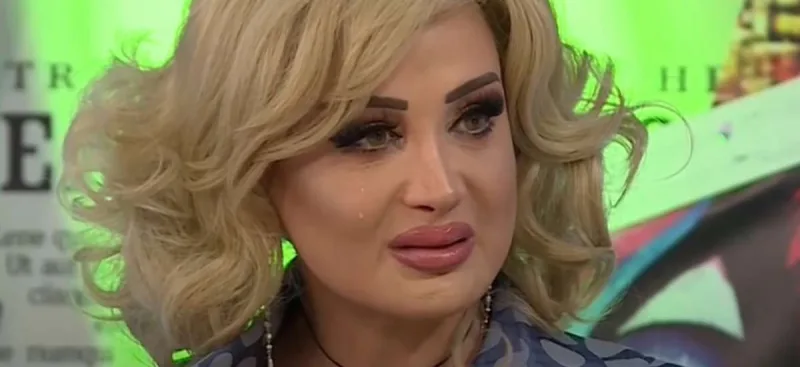 “Sevə-sevə ayrıldım” - Efirdə ağladı