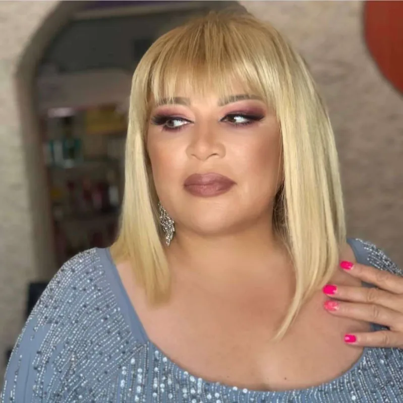 Mətanət plastik əməliyyat etdirir