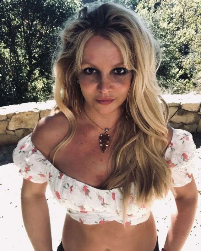 Həyatları eyni gündə dəyişdi...