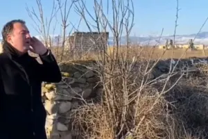 Əməkdar artist Ağdamda azan oxudu -VİDEO