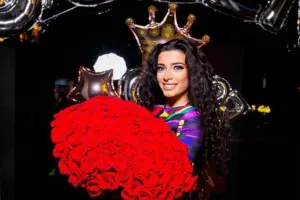 Səmra yeni mahnısını təqdim etdi-VİDEO