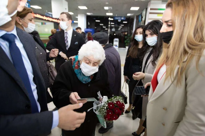 Birinin 87, digərinin 78 yaşı var- Bakıda evləndilər