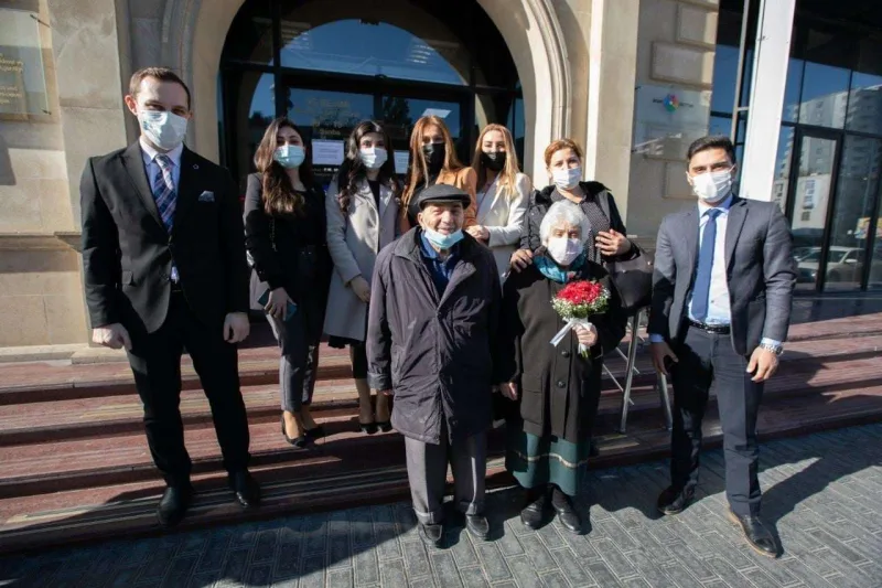 Birinin 87, digərinin 78 yaşı var- Bakıda evləndilər