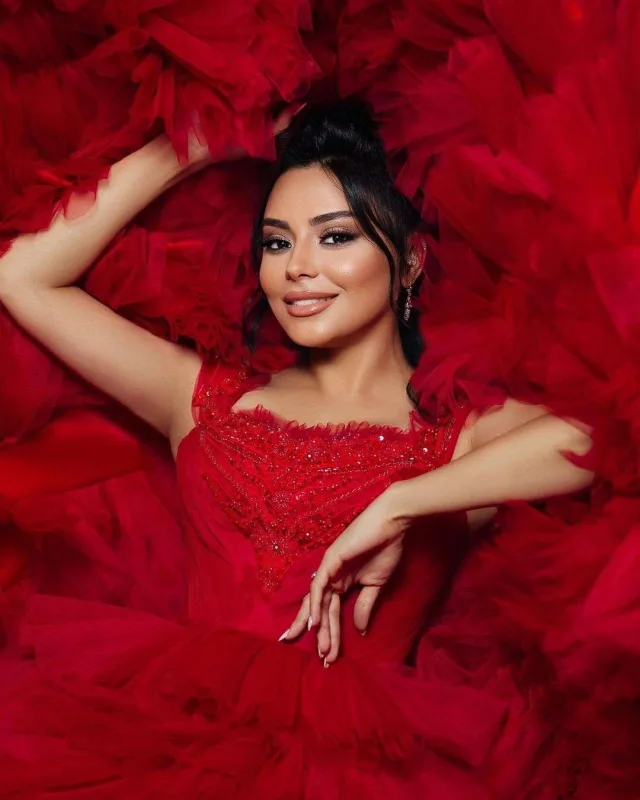 Vüsalədən estetik ittihamlarına cavab