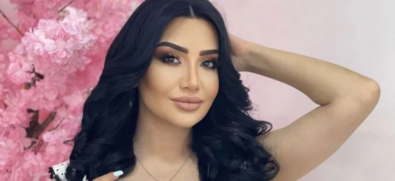 Onu təhqir edən izləyicini polisə verdi