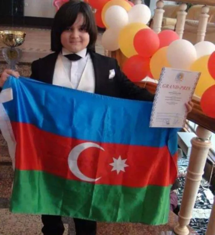 Adı Rusiyada “Qızıl Fonda” düşən Əli “Səs”də