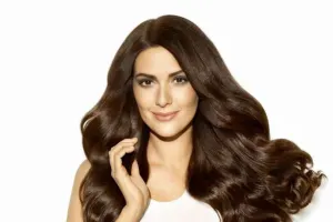 Bir aylıq qızı ilə fotosunu paylaşdı