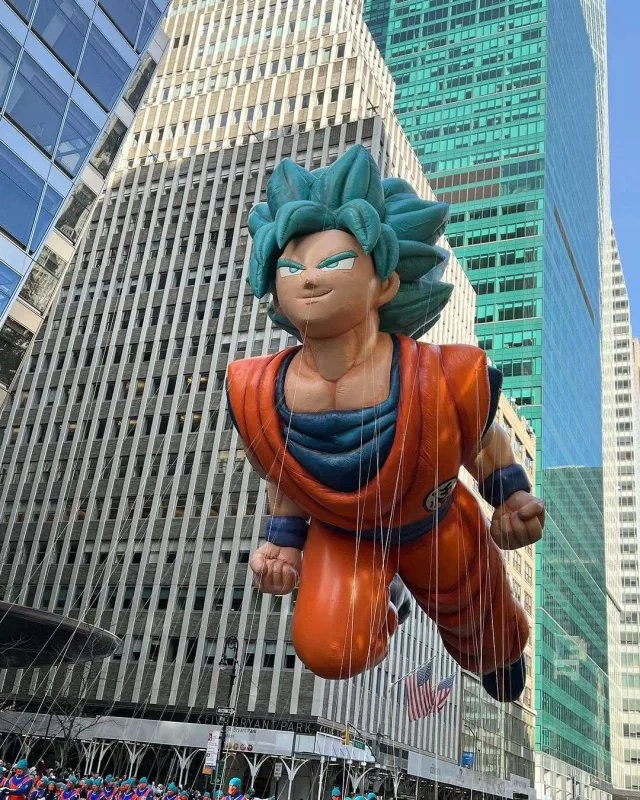 Nyu-Yorkdakı rəngarəng görüntülər hər kəsi meydana yığdı