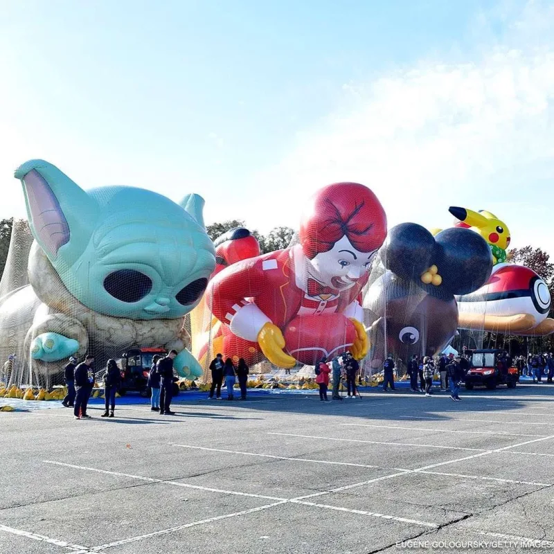 Nyu-Yorkdakı rəngarəng görüntülər hər kəsi meydana yığdı