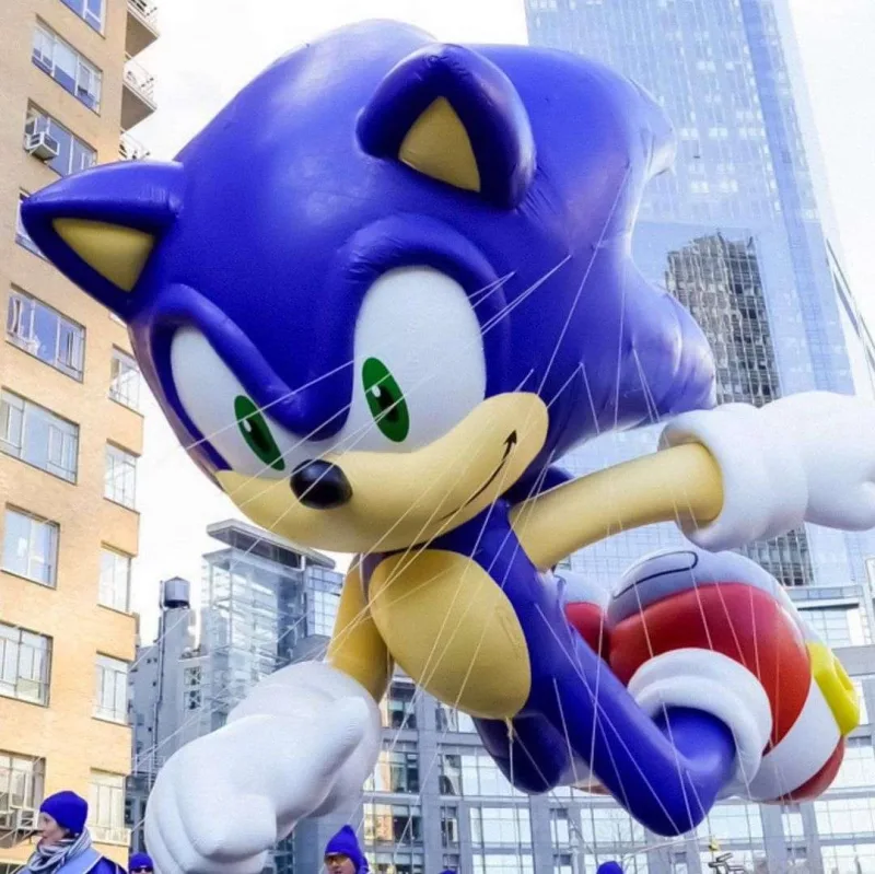 Nyu-Yorkdakı rəngarəng görüntülər hər kəsi meydana yığdı