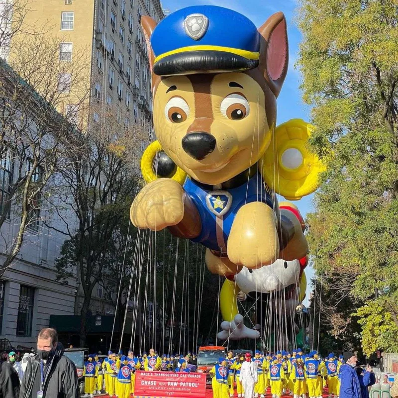 Nyu-Yorkdakı rəngarəng görüntülər hər kəsi meydana yığdı