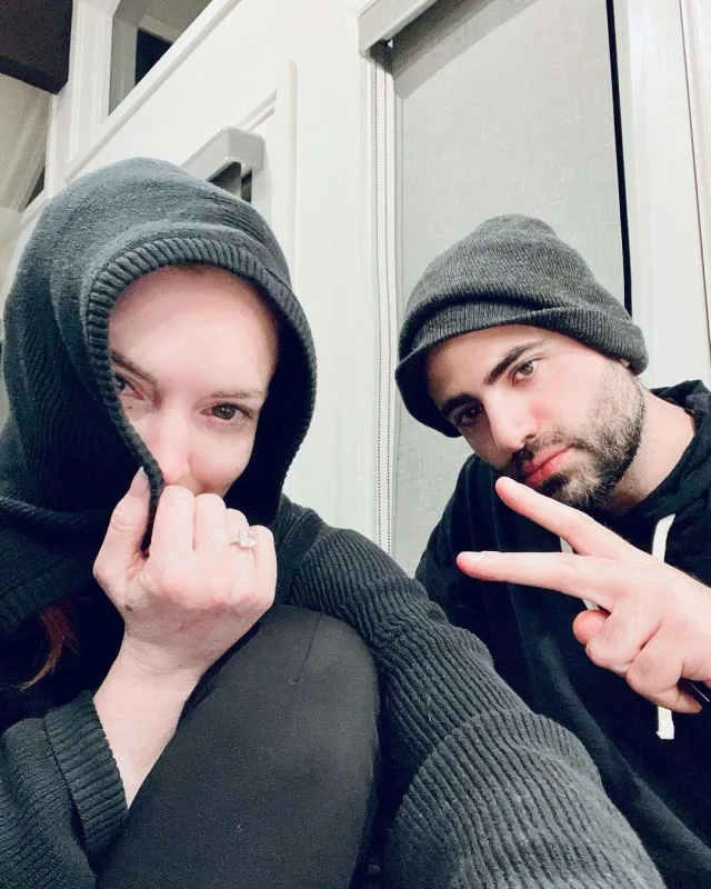 Amerikalı aktrisa nişanlandı