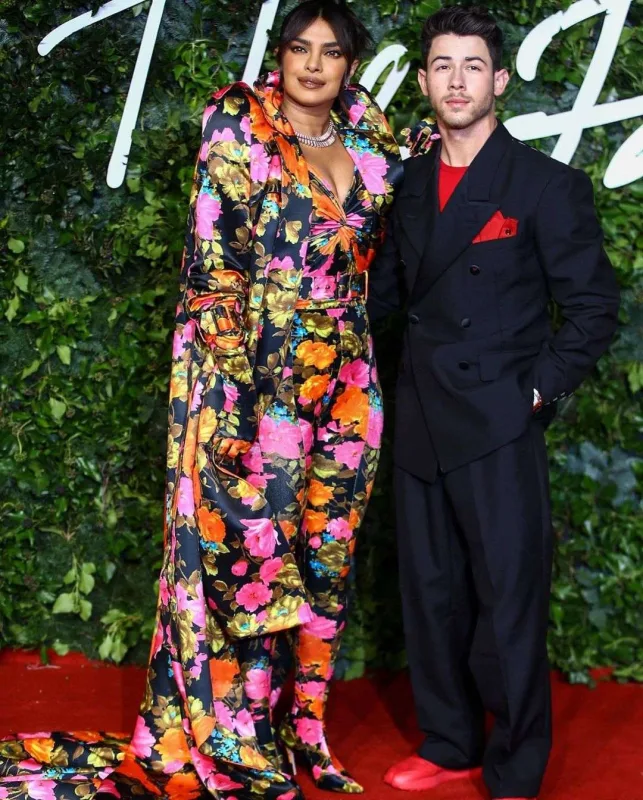 Moda gecəsinin parlayanları - Fotolar