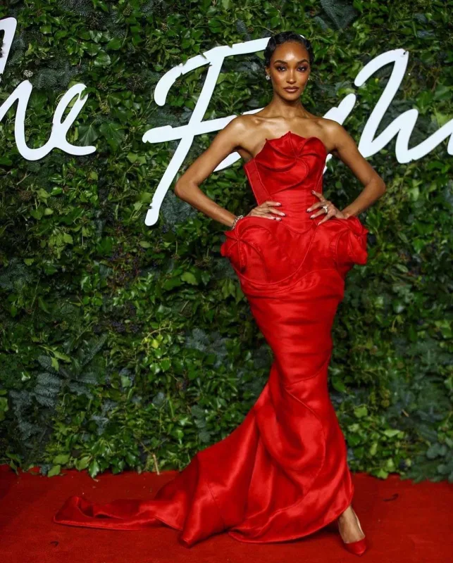 Moda gecəsinin parlayanları - Fotolar