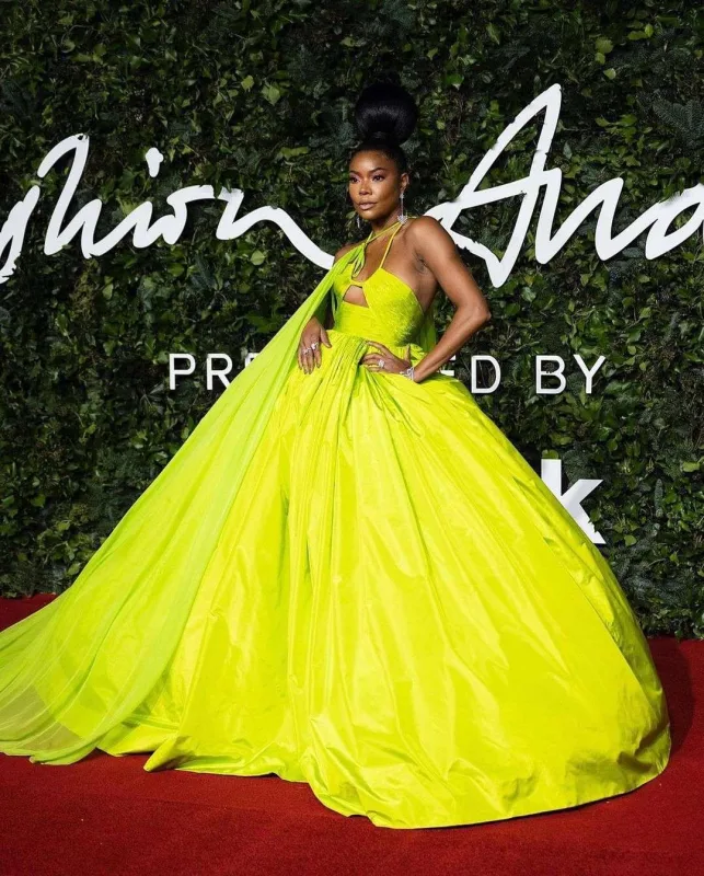 Moda gecəsinin parlayanları - Fotolar